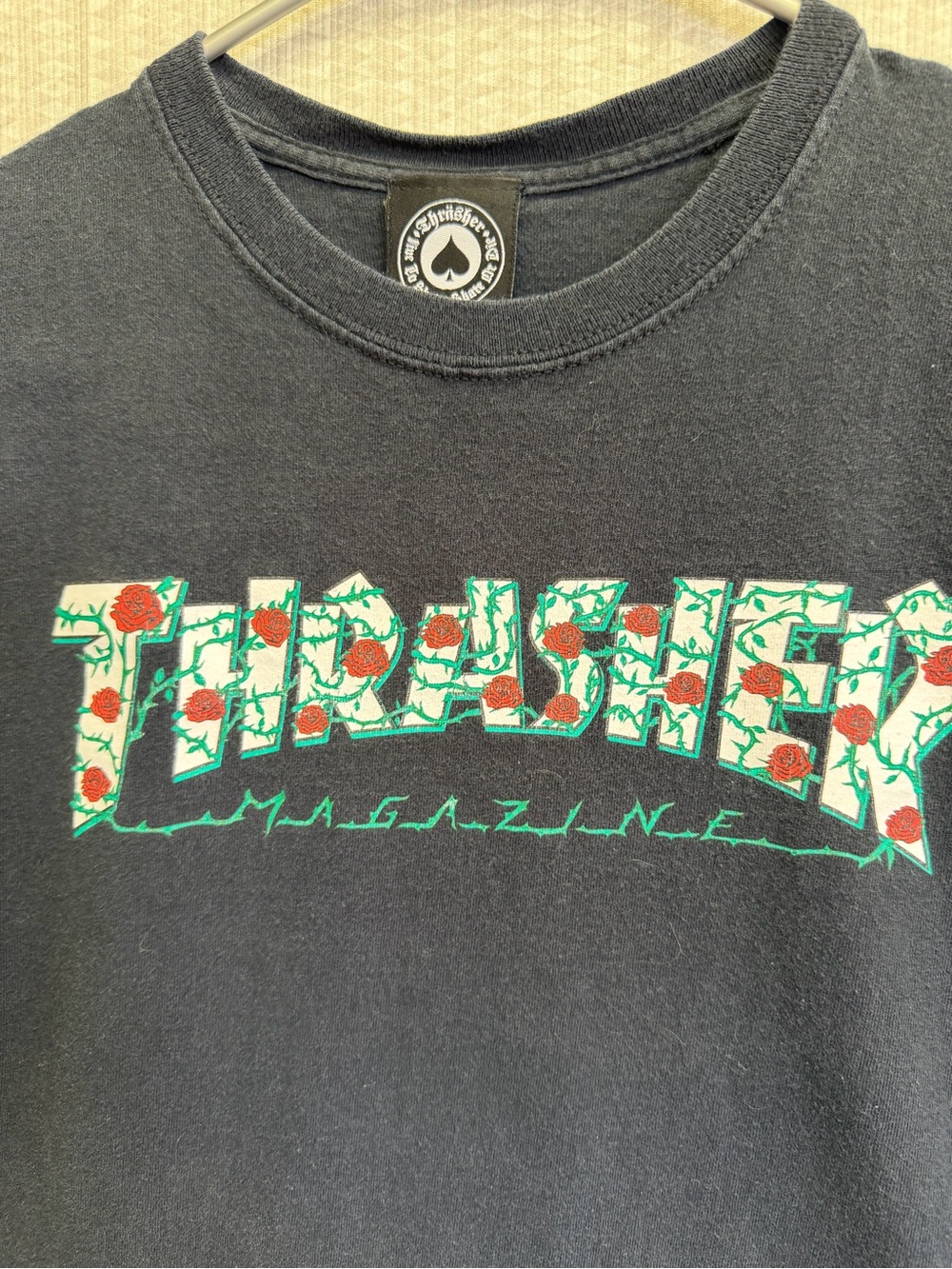 Thrasher Magazine Roses & Thorns Black Red Green Short Sleeve T-Shirt Mens M - Picture 2 of 7